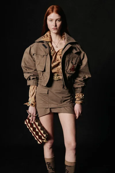Look 19